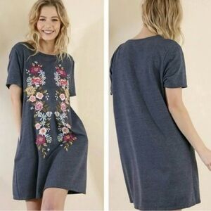 umgee Embroidered dress :: floral embroidery scoop neck :: short sleeve